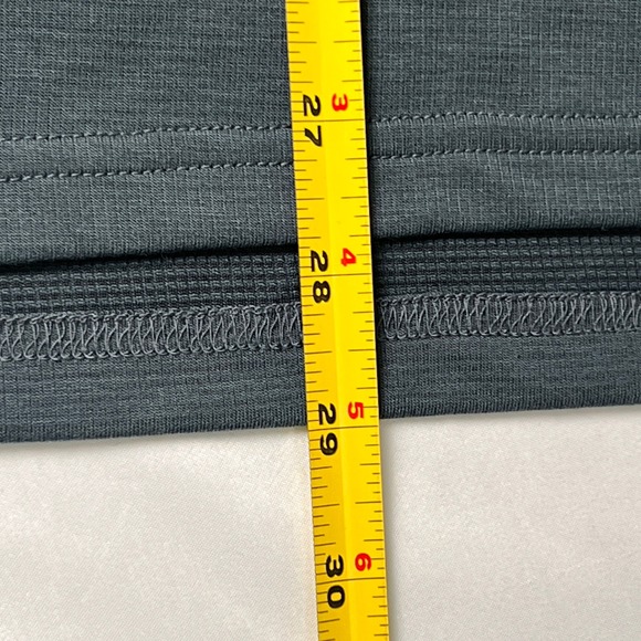 KUHL Grey Textured Polo Shirt Mens L Short Sleeve 2 Chest Pocket Performance - Picture 6 of 6